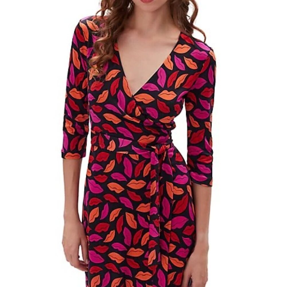 Diane von Furstenberg ! Julian Lip-Print Silk Wrap Dress (M) - Picture 2 of 12